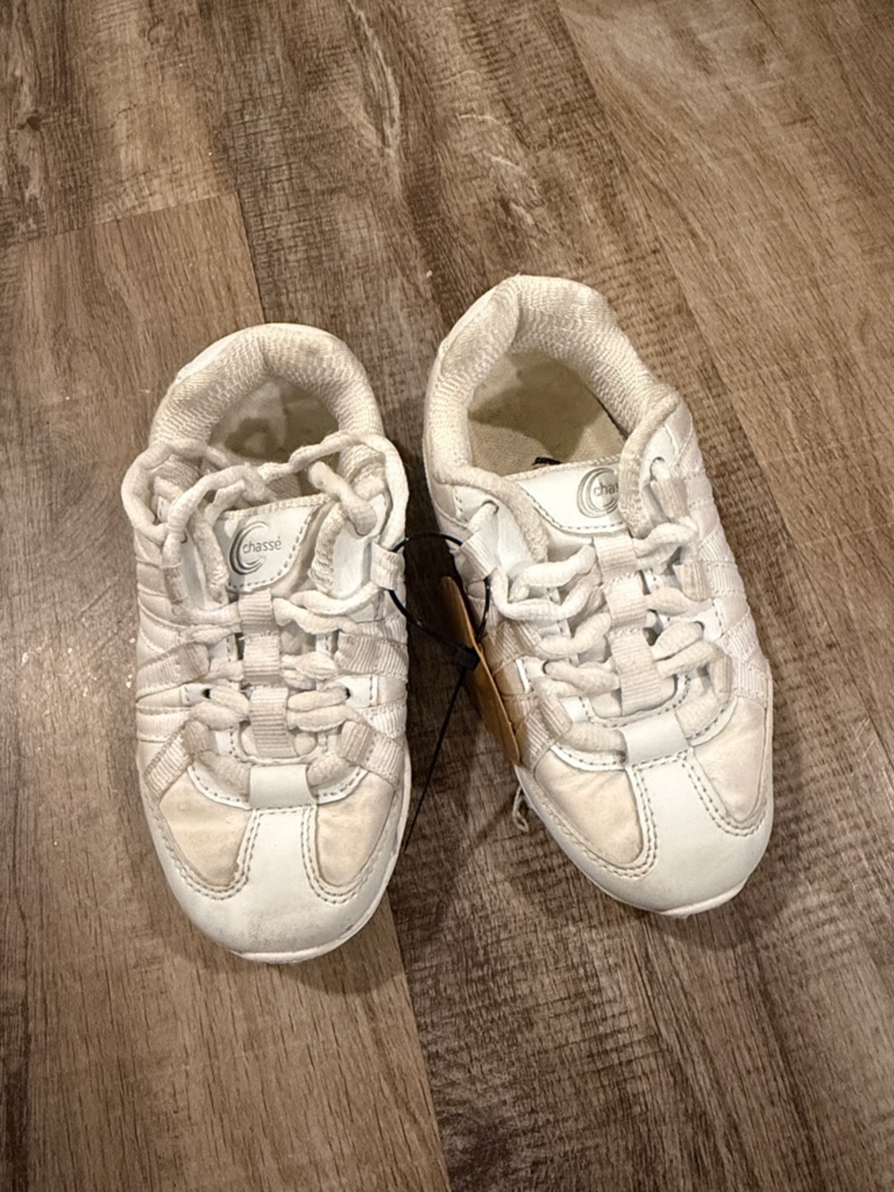 Chasse Kids White Lace-Up Athletic Sneakers cheer size 9y